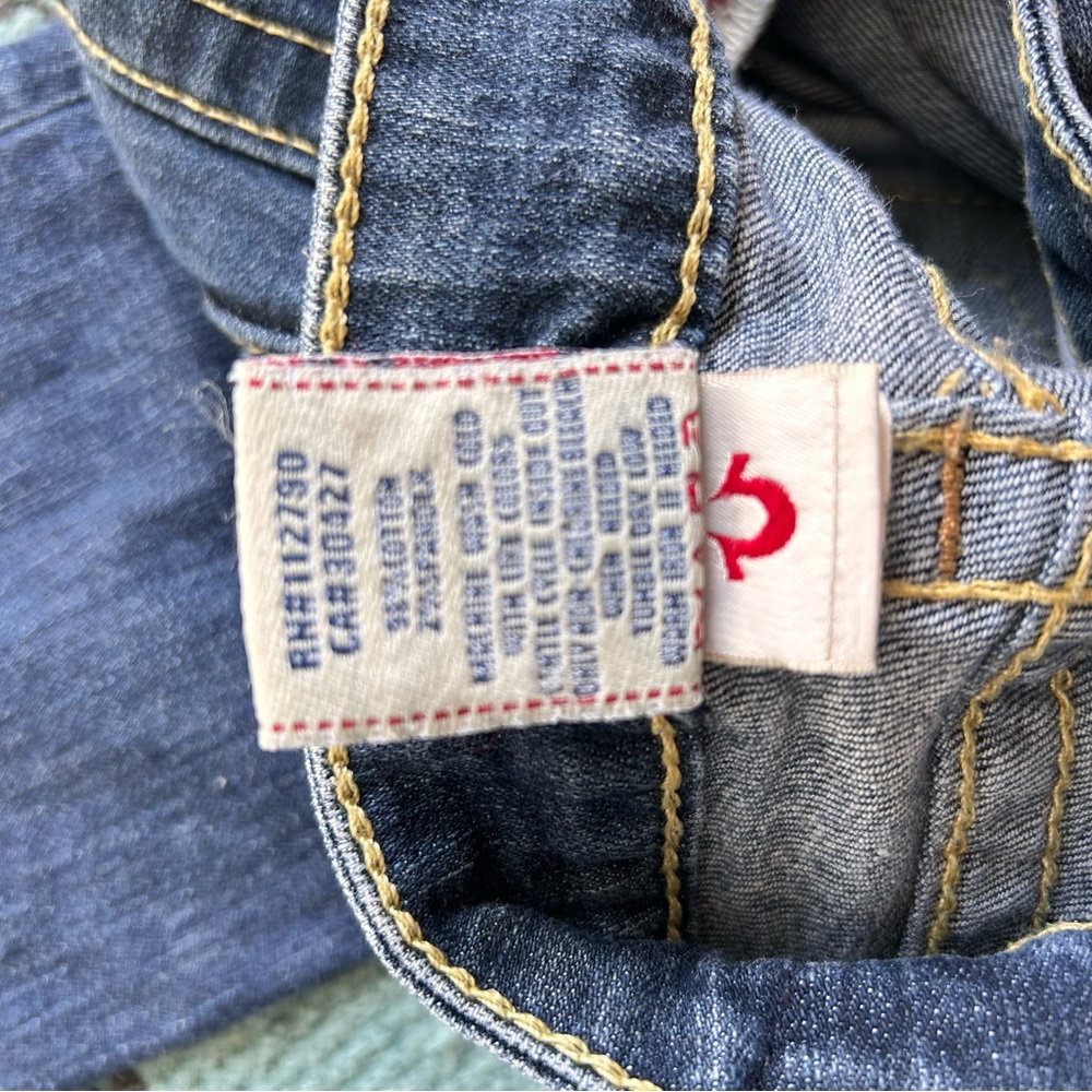 True Religion Women's Denim Jeans with Gold Details Size 26 - Picture 10 of 10
